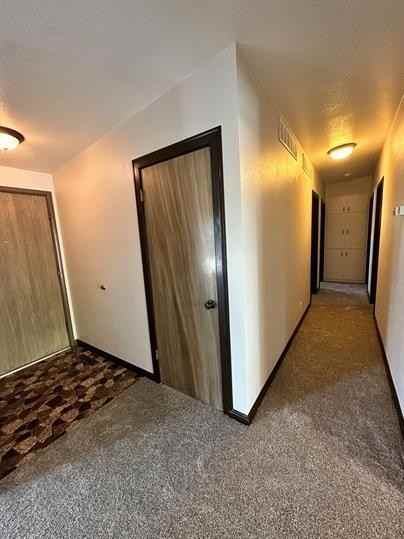 1108 S Oaklawn Dr - Photo 3 of 12