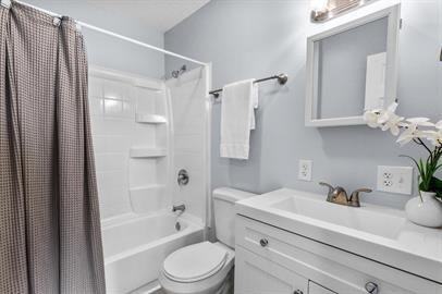 5084 Commonwealth Ave - Photo 2 of 29