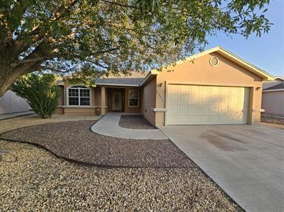 1529 Bradley Ct - Photo 2 of 31
