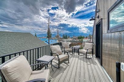 301 E 8th St - Photo 2 of 10