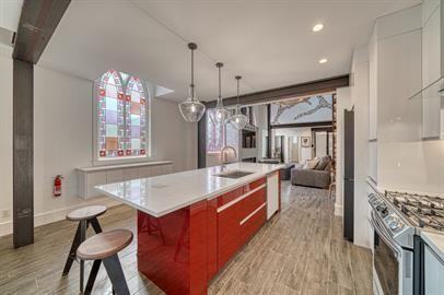 301 E 8th St - Photo 3 of 10