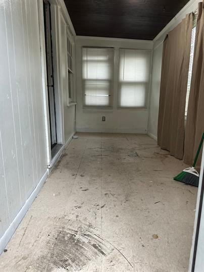 639 Emerson St - Photo 2 of 10