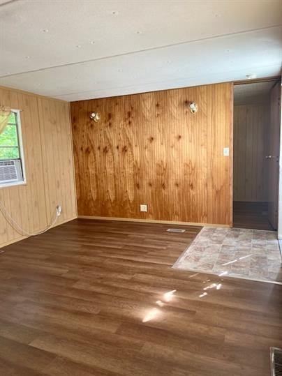 11201 Northland Dr - Photo 3 of 14