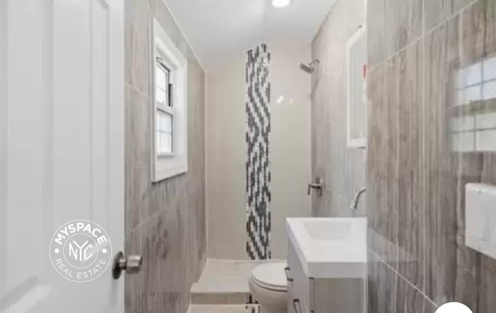 11432 168th St #2nd - Photo 3 of 9