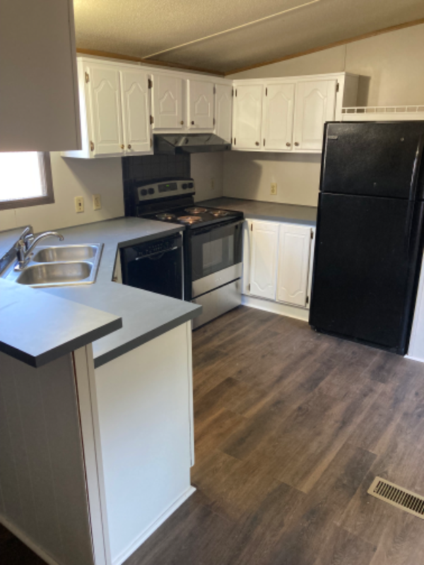 602 E 1st St #L2 - Photo 2 of 3