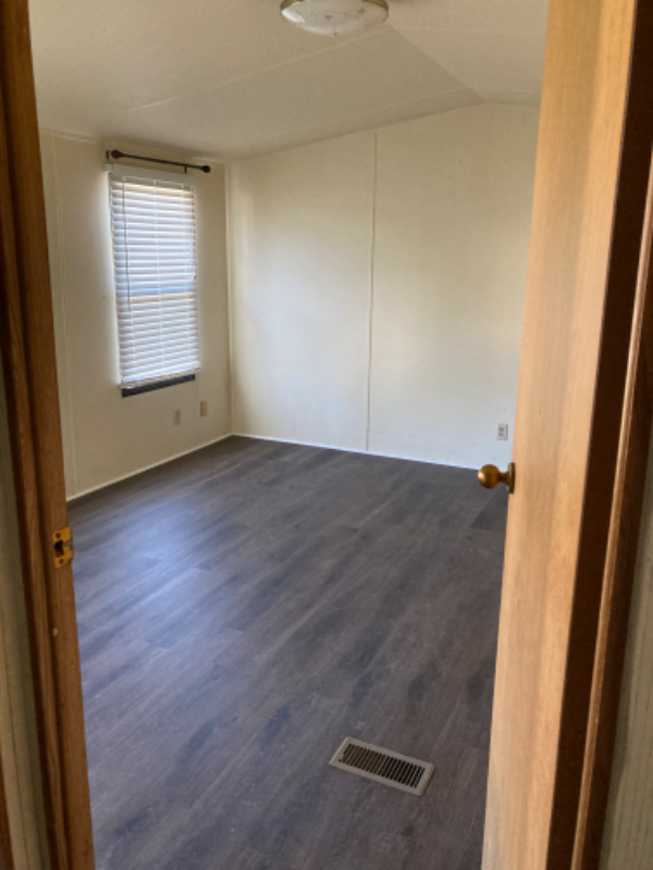 602 E 1st St #L2 - Photo 3 of 3