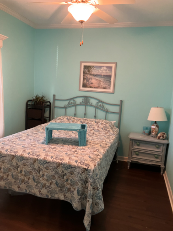 832 Bishop Dr - Photo 2 of 8