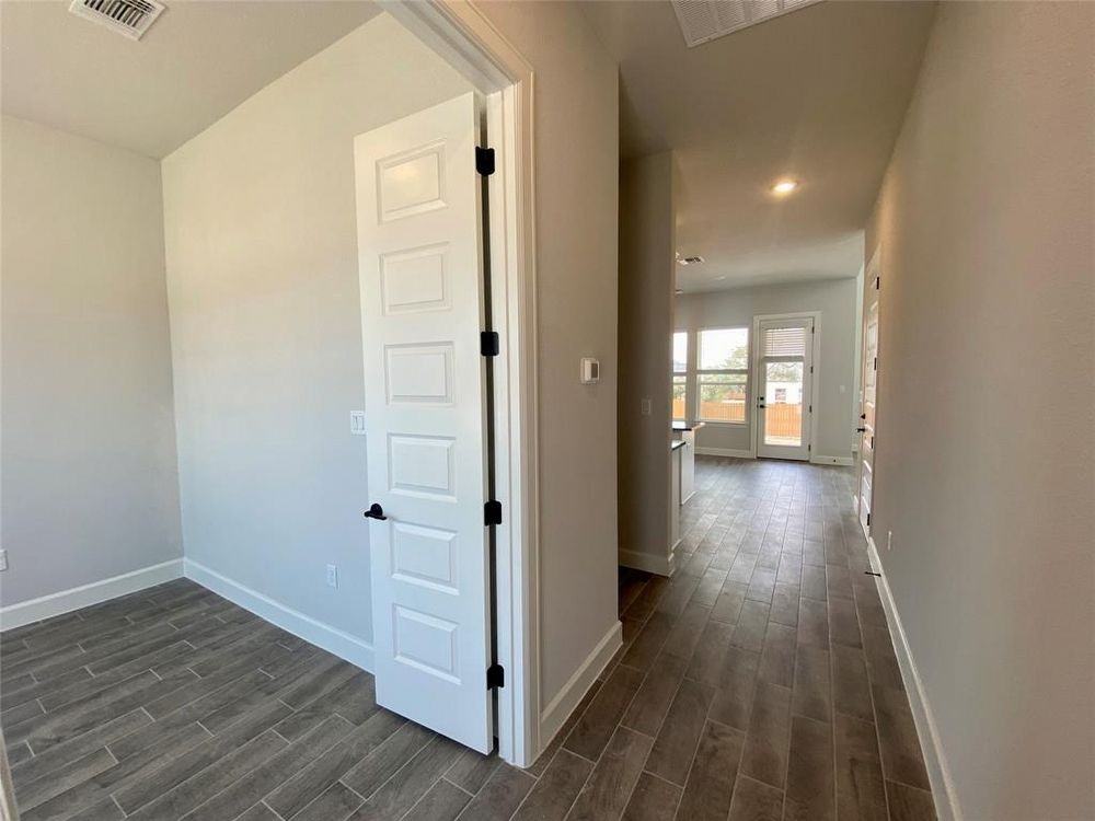 235 Kings Pine Dr - Photo 2 of 10