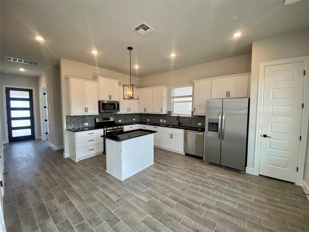 235 Kings Pine Dr - Photo 3 of 10