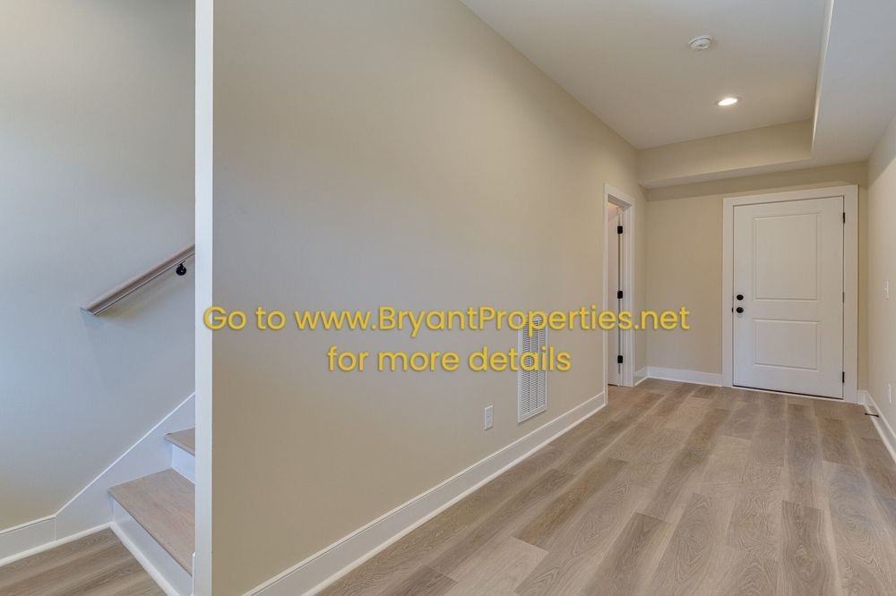 1135 Lawrence Ave - Photo 3 of 43