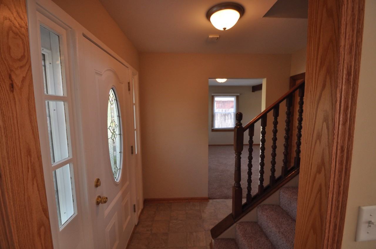 10545 S 82nd Ave - Photo 3 of 18