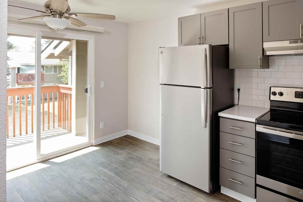 Fox Pointe - Photo 6 of 35