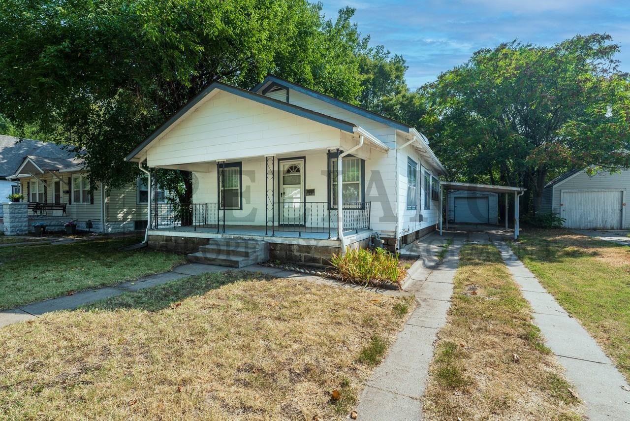 854 S Fern St #1 - Photo 2 of 25