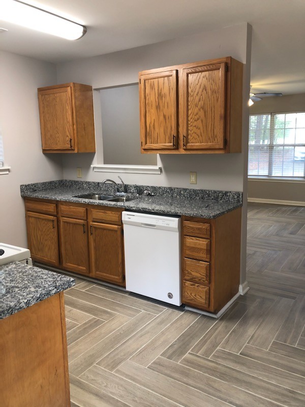 147 Peachtree St #147 - Photo 6 of 17