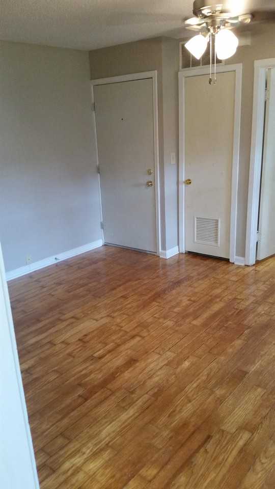 1141 Ne Chester Ave #1 - Photo 3 of 8