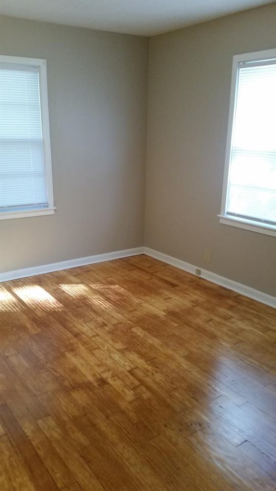 1141 Ne Chester Ave #1 - Photo 4 of 8