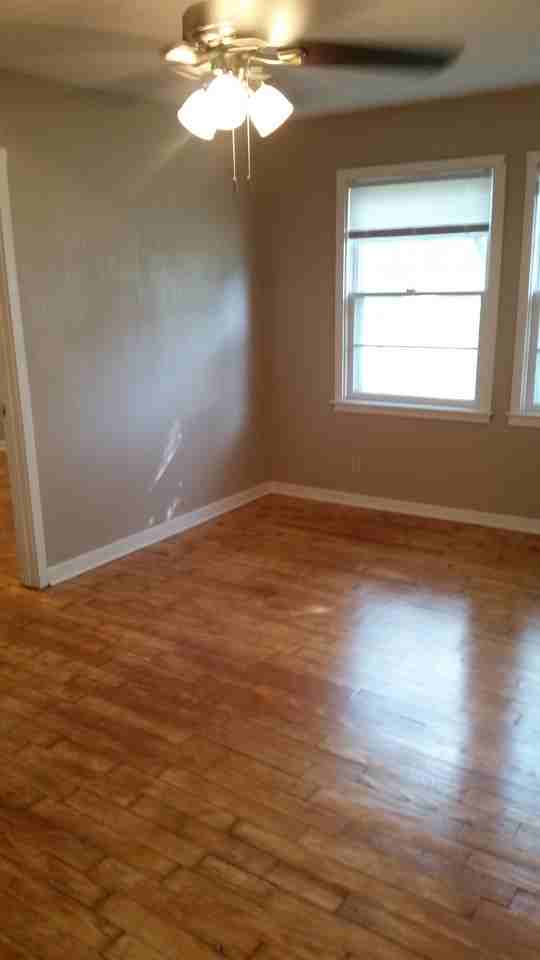 1141 Ne Chester Ave #1 - Photo 7 of 8