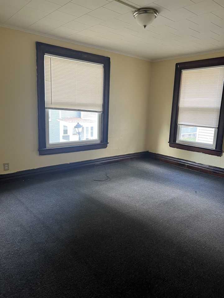 4 Fenwick St #2 - Photo 5 of 30