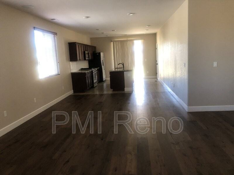 9334 Pond St - Photo 2 of 18