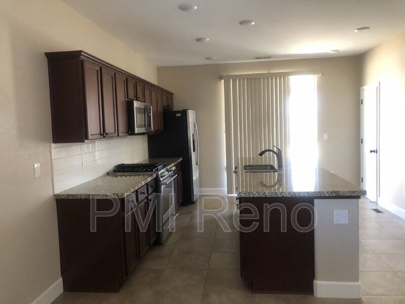9334 Pond St - Photo 3 of 18