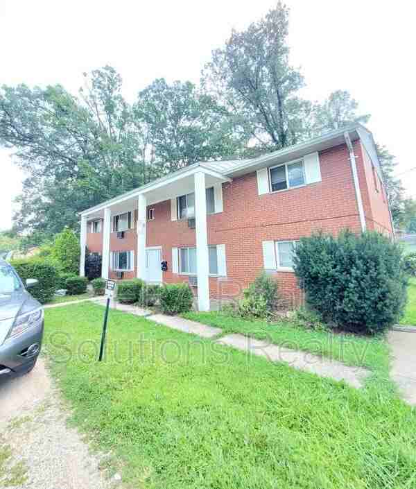 251 S Napoleon Ave #B