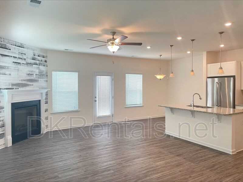 220 Centennial Cir - Photo 2 of 19