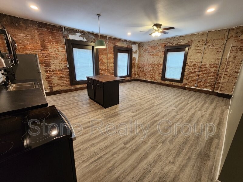 1668 Locust St #2 - Photo 2 of 6