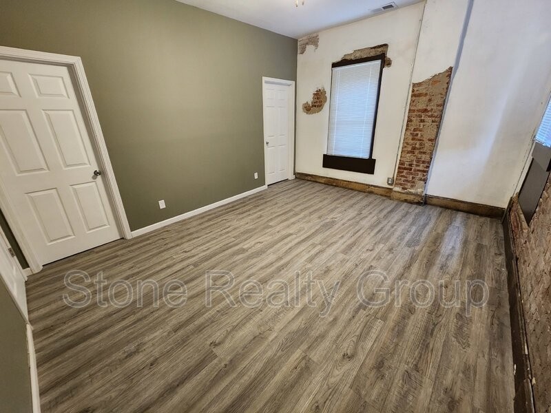 1668 Locust St #2 - Photo 3 of 6