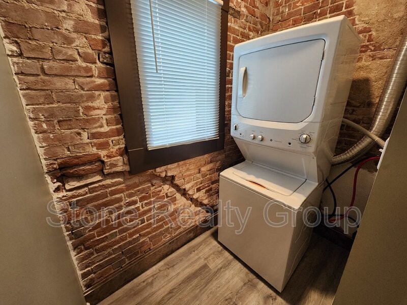 1668 Locust St #2 - Photo 6 of 6