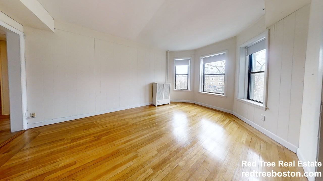 1137 Commonwealth Ave #5 - Photo 4 of 13