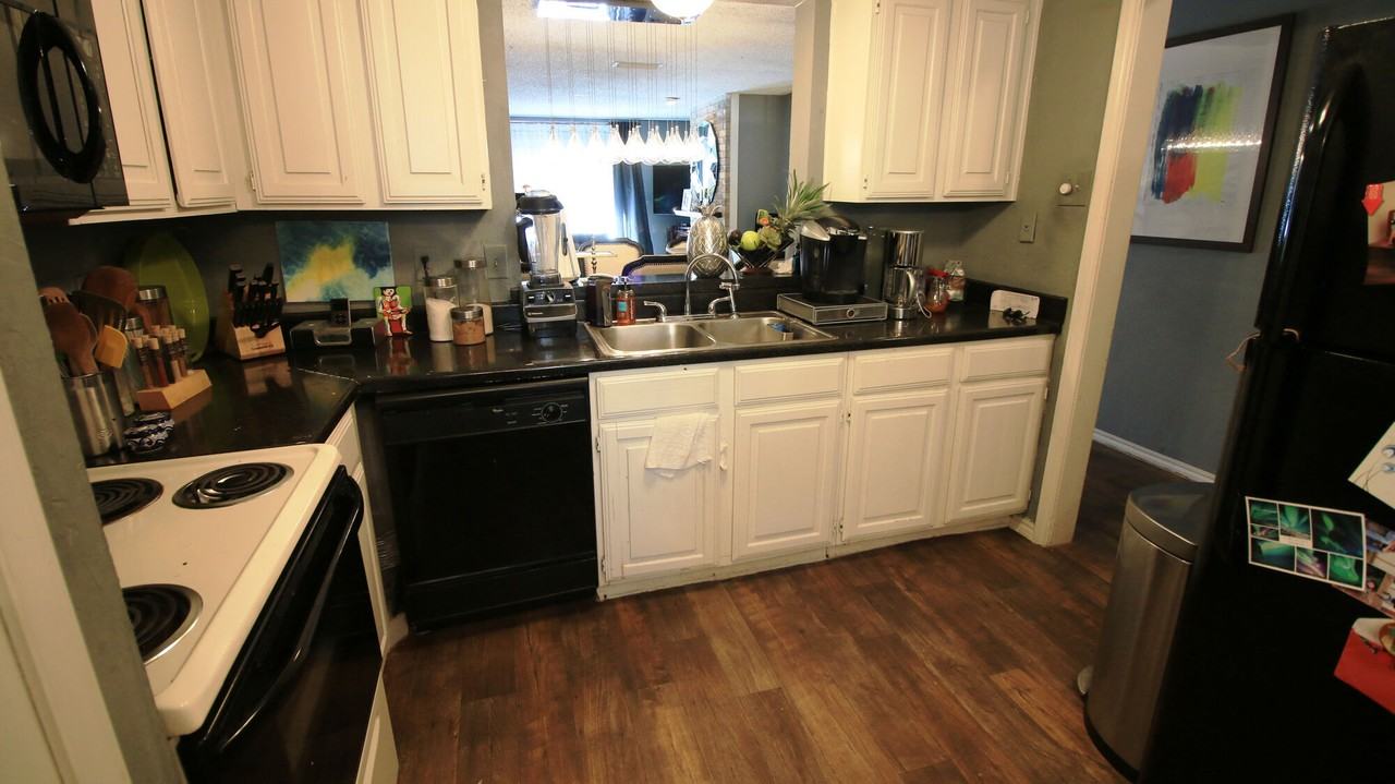 Preston Racquet Club Apartments - Photo 7 of 31