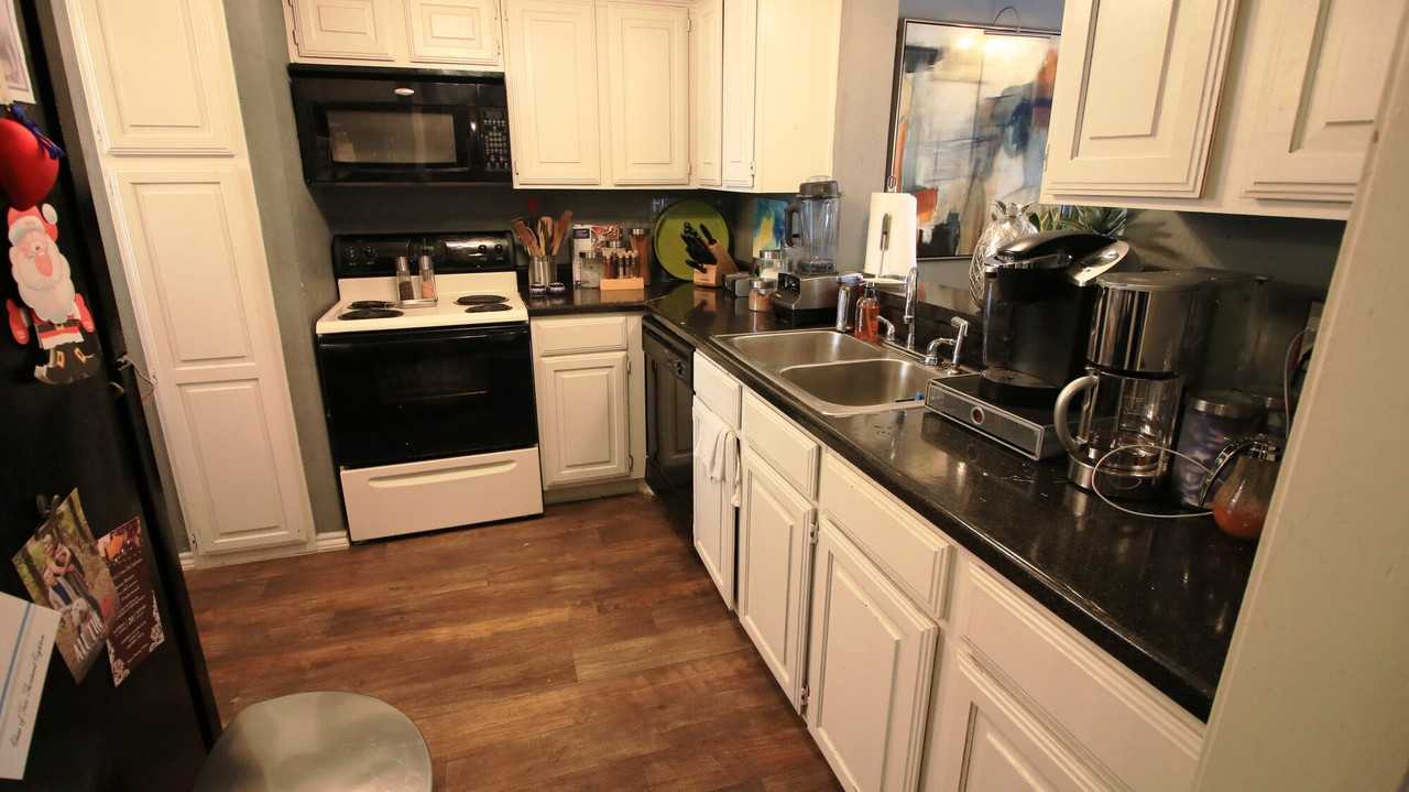 Preston Racquet Club Apartments - Photo 6 of 31