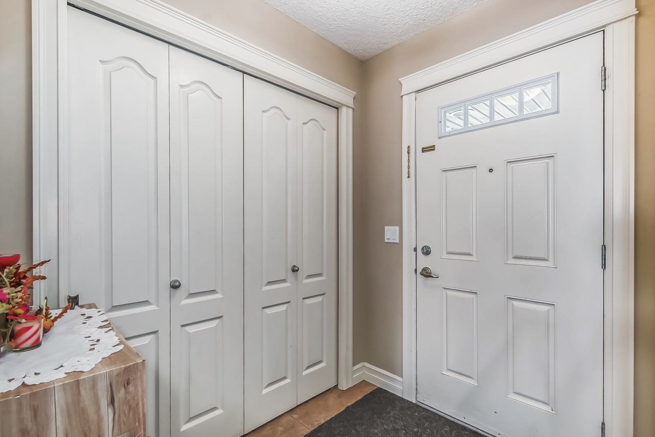 12513 171 Avenue Northwest - Photo 2 of 19