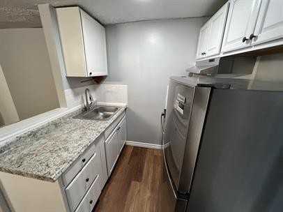 2342 Beechmont Avenue - Photo 3 of 8