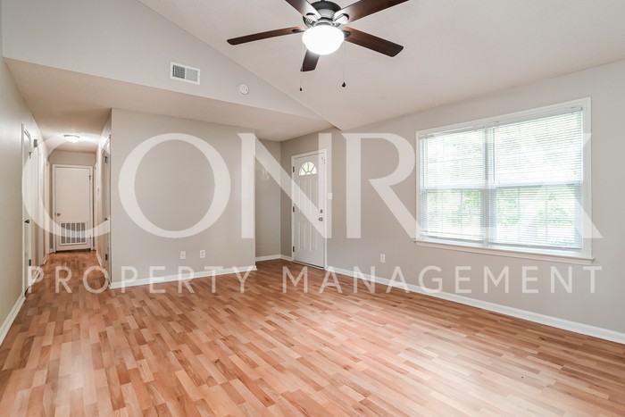 808 Jerry Ln - Photo 3 of 21