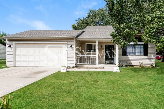 532 Woods Crossing Dr - Photo 2 of 16