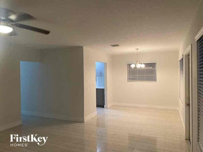 17800 Ne 6th Ct - Photo 2 of 17