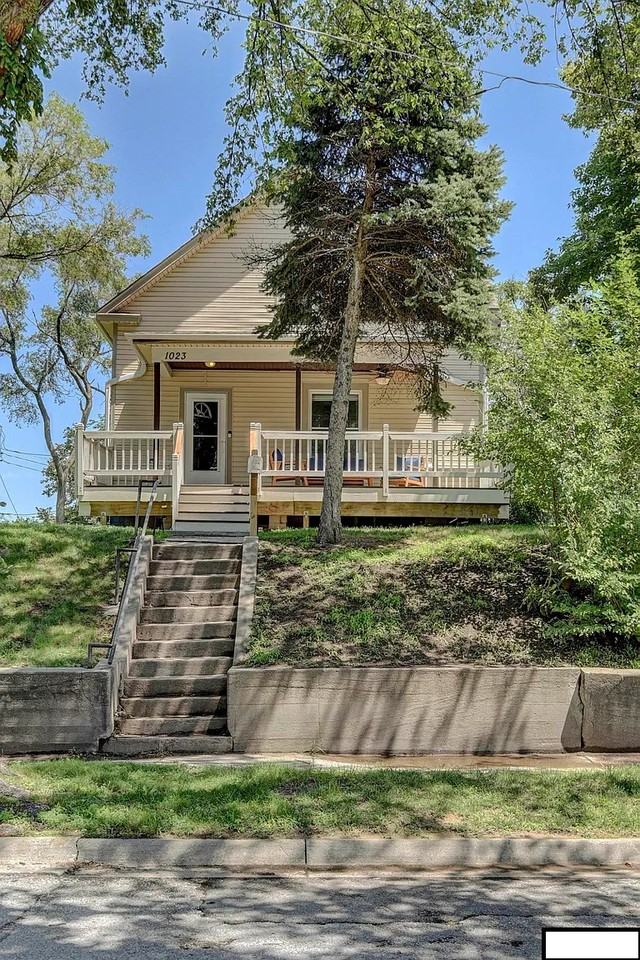 1023 S 41st St #NA - Photo 2 of 23