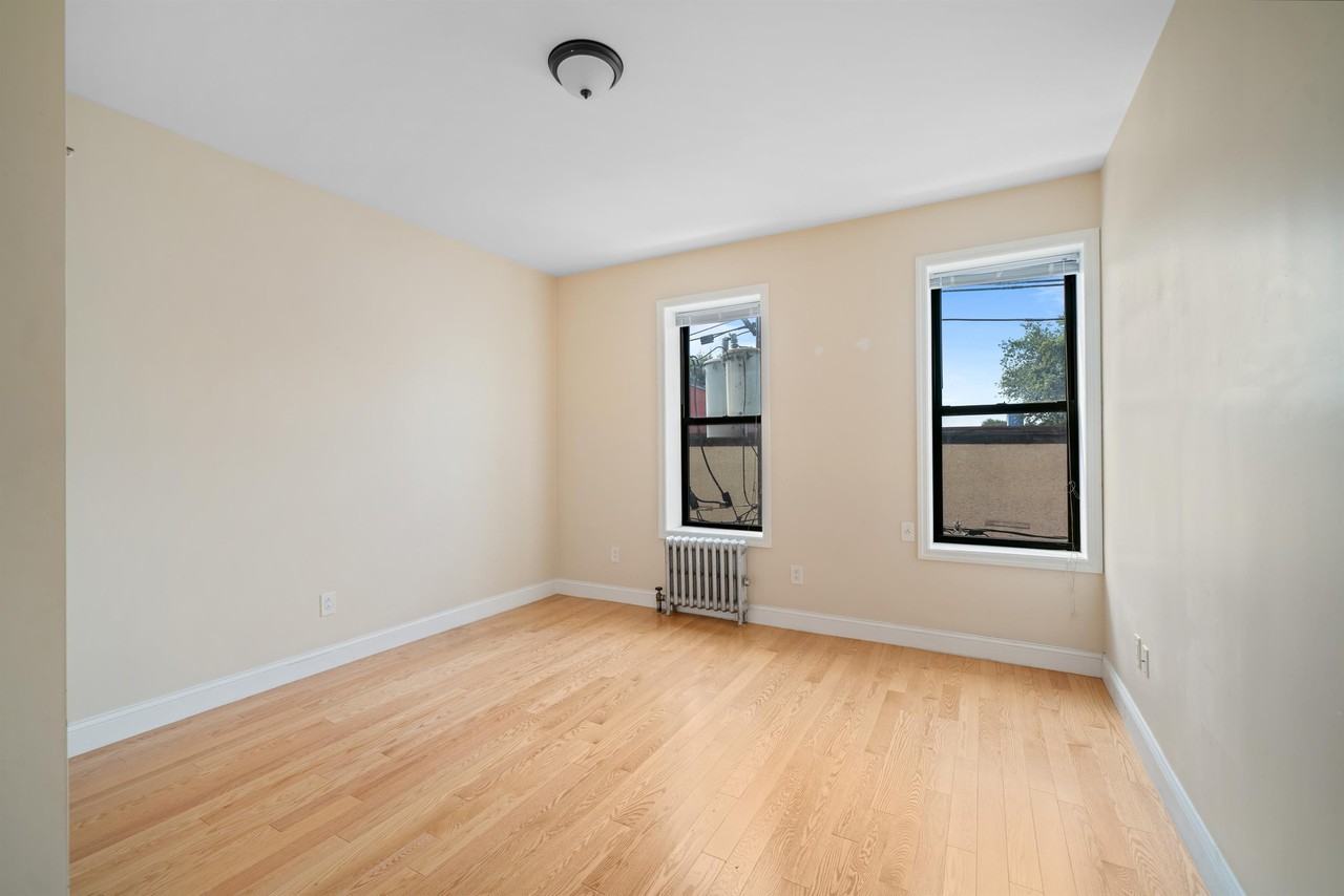 152 New York AveApartment 11 #11 - Photo 5 of 10