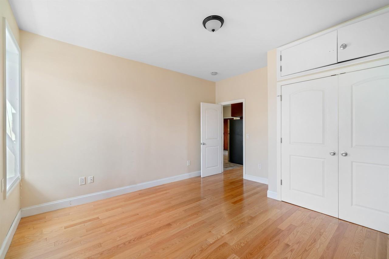 152 New York AveApartment 11 #11 - Photo 6 of 10