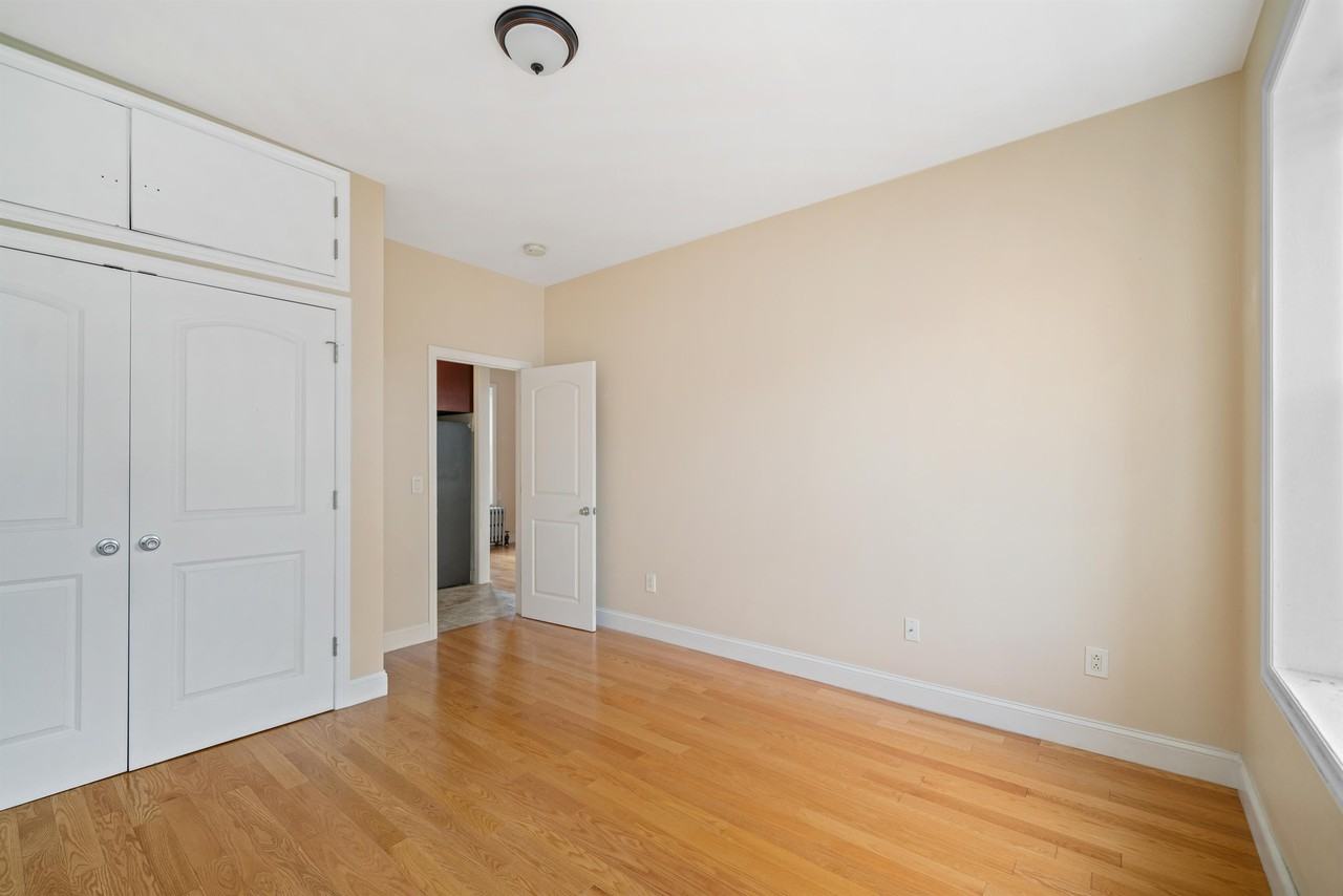 152 New York AveApartment 11 #11 - Photo 7 of 10