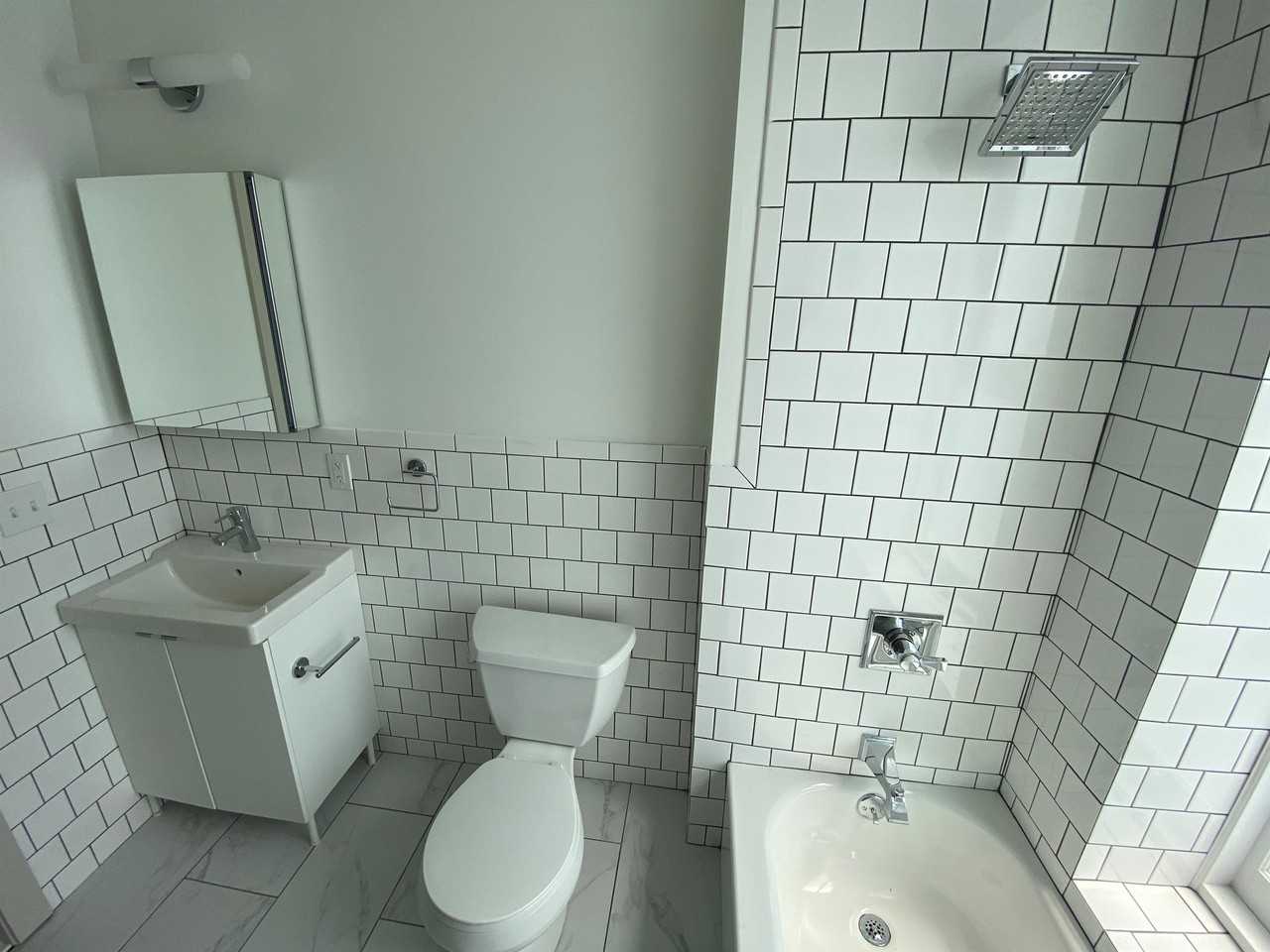 609 Broadway - 3 #3 - Photo 4 of 8