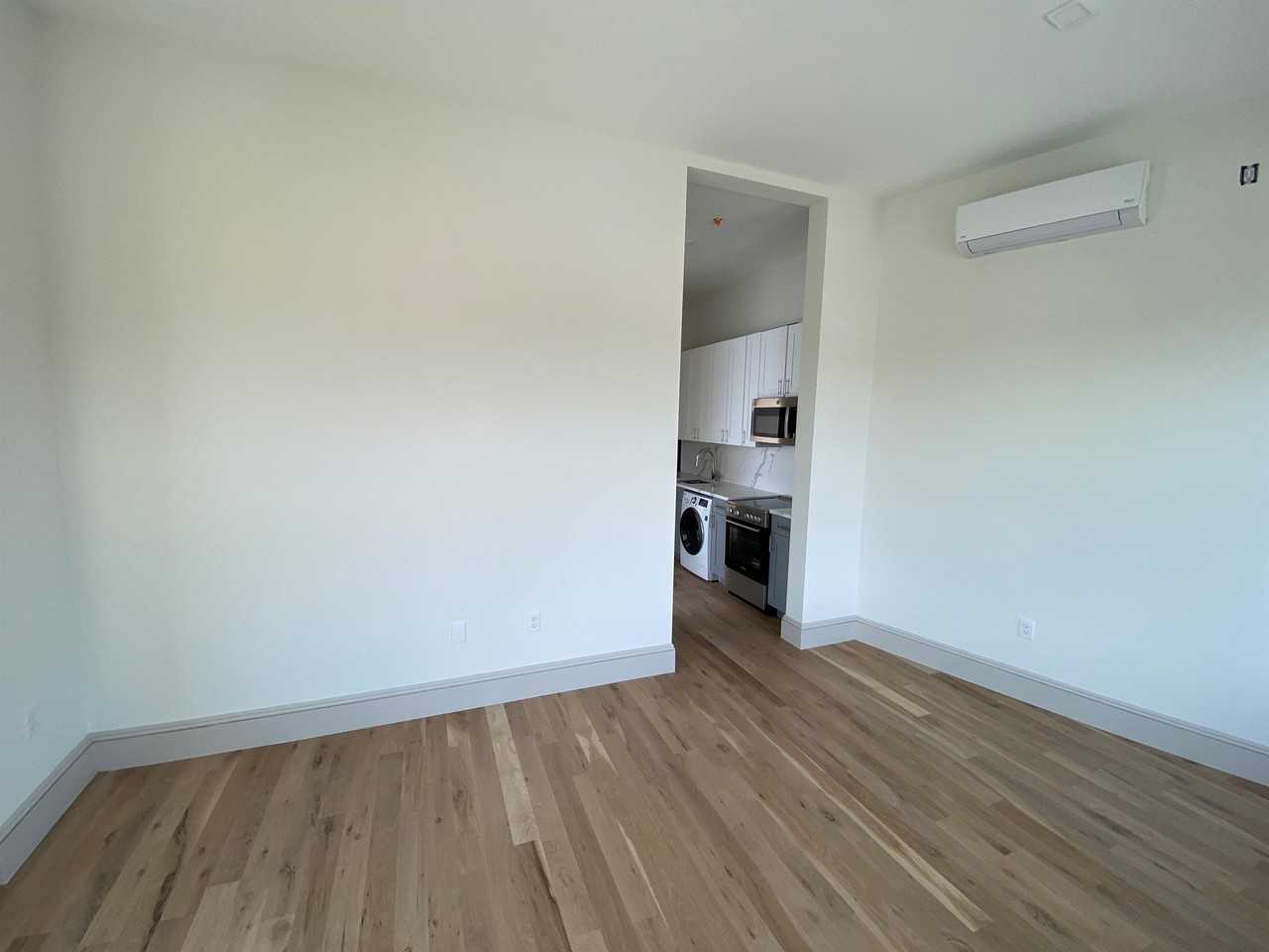 609 Broadway - 3 #3 - Photo 5 of 8