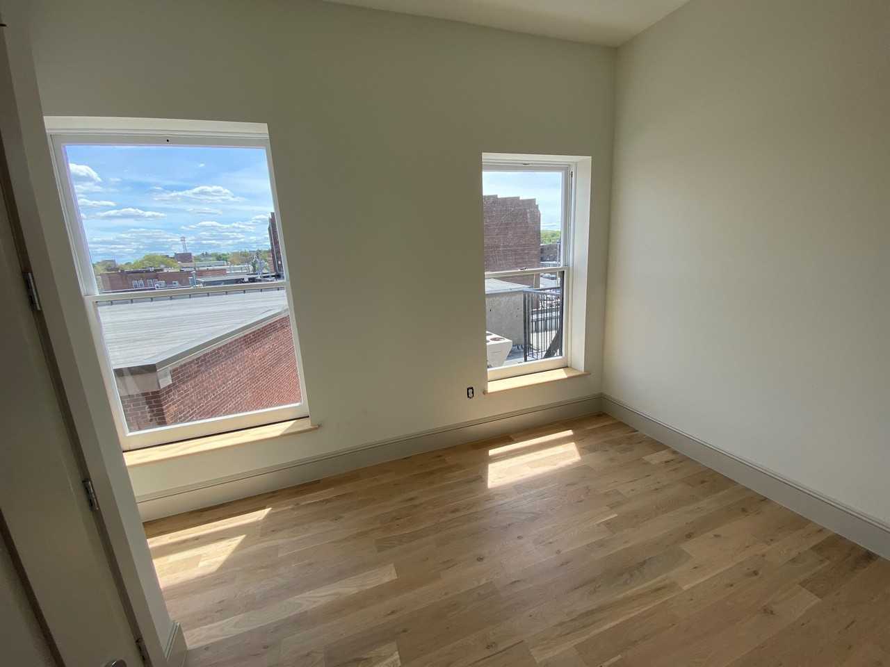 609 Broadway - 3 #3 - Photo 6 of 8