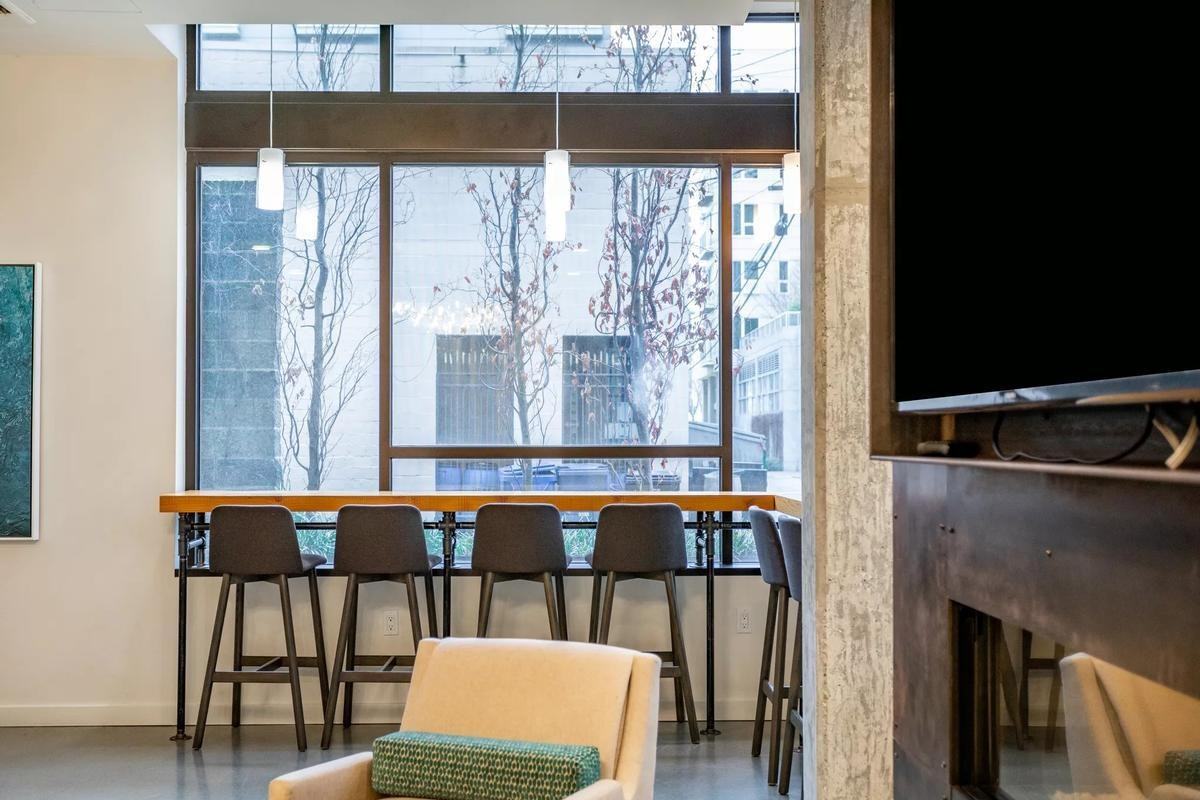 4730 California Ave Sw - Photo 6 of 33