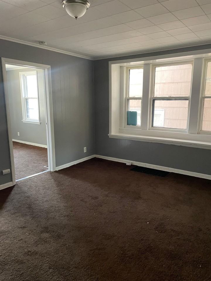 46 Fuller Pl #4 - Photo 3 of 13