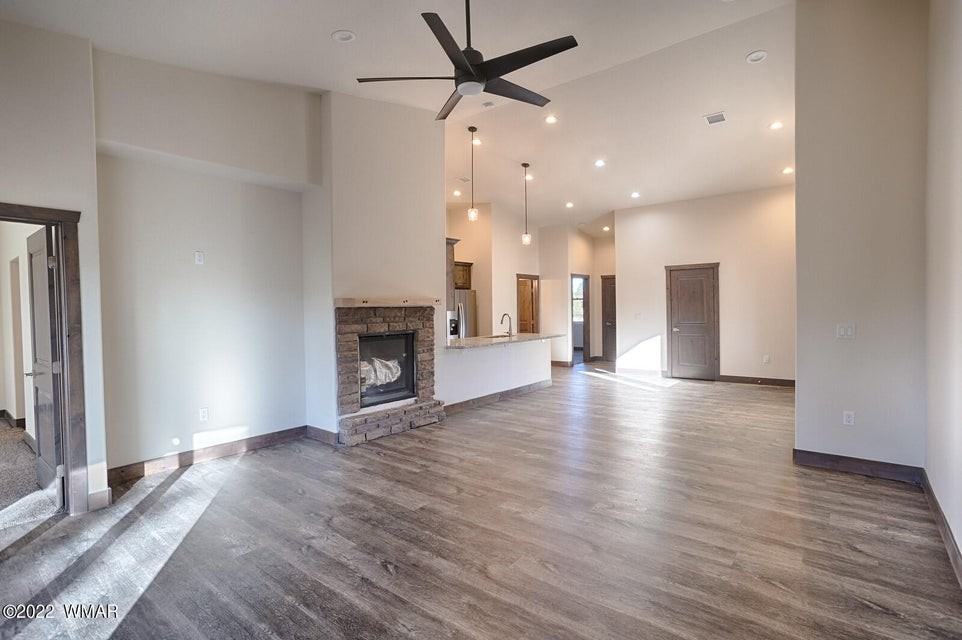 2920 W Villa Loop #1 - Photo 2 of 12