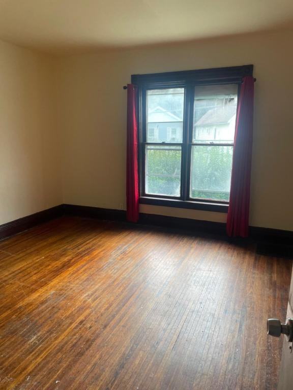 61 Sander St - Photo 2 of 7