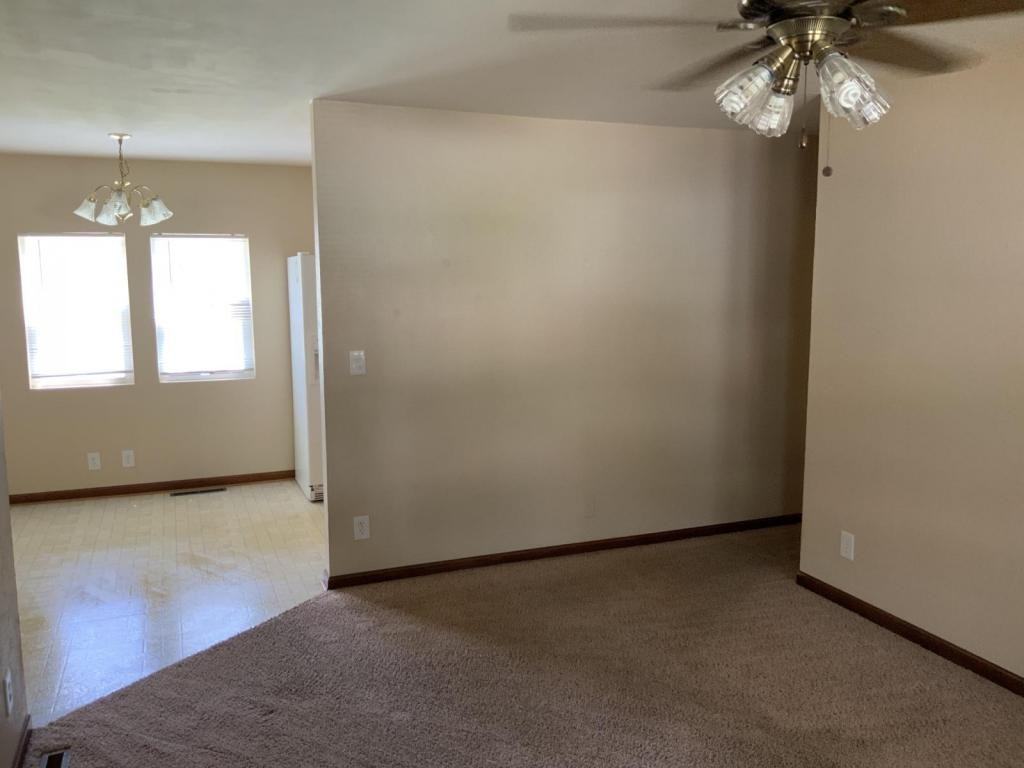 2401 S Crescent Ave - Photo 2 of 14