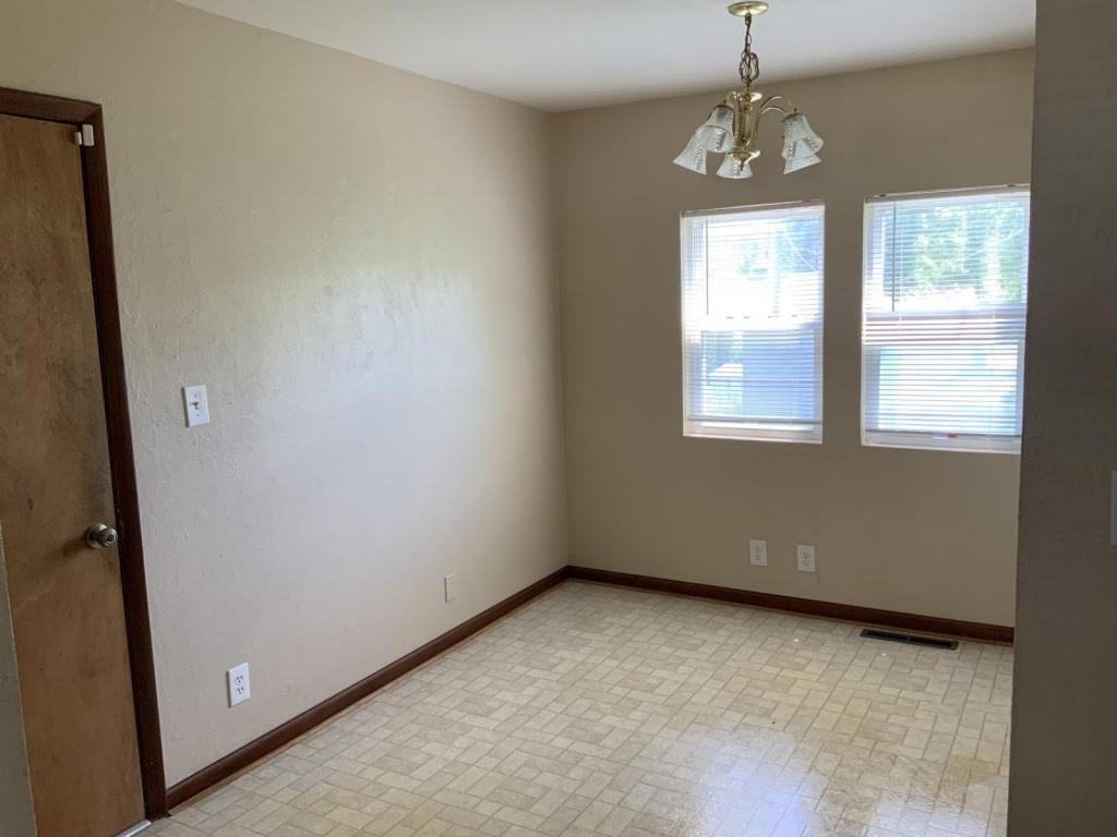 2401 S Crescent Ave - Photo 3 of 14